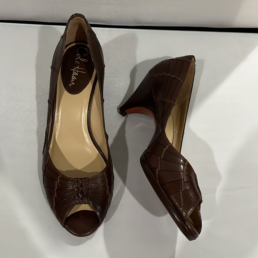 SALE! Cole Haan Brown Women's 7.5B Peep Toe Nike Air Comfort Heels Light Wear - Picture 2 of 13